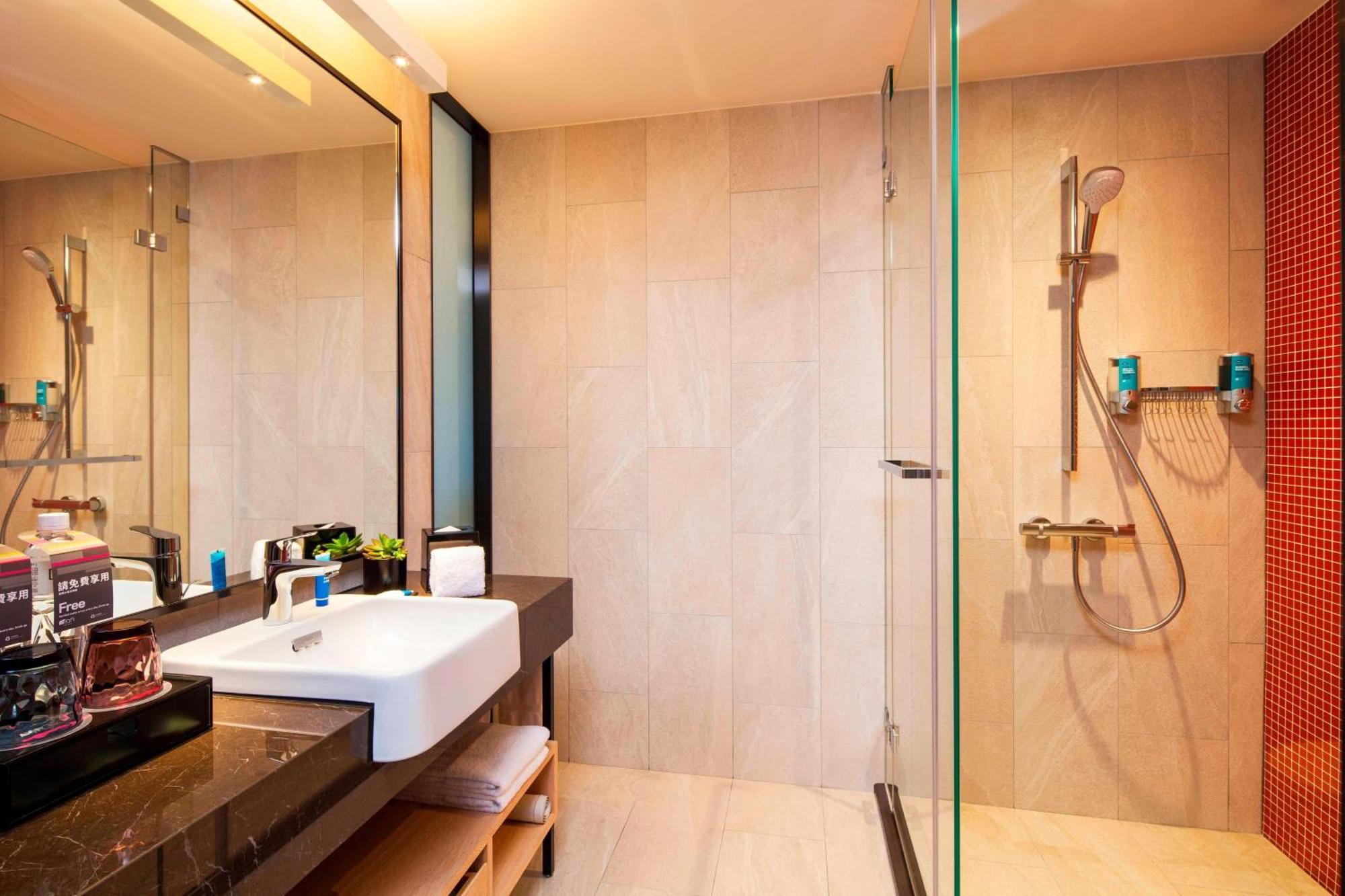 Отель Aloft Taipei Beitou Экстерьер фото